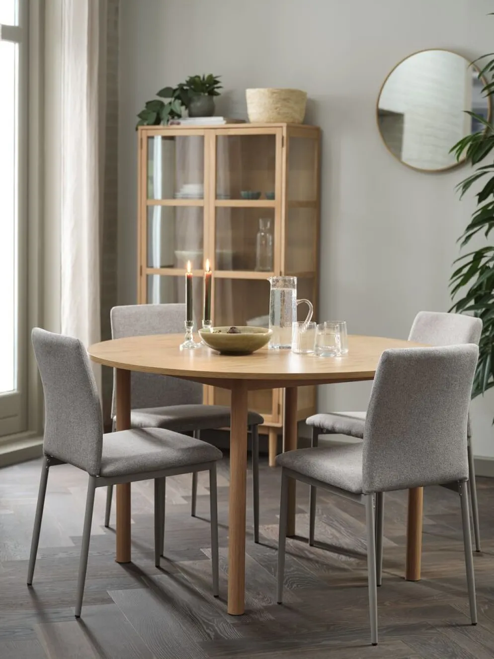 ALSTED + BRANDEALSTED Ø120 table chêne naturel + 4 BRANDE chaises beige
