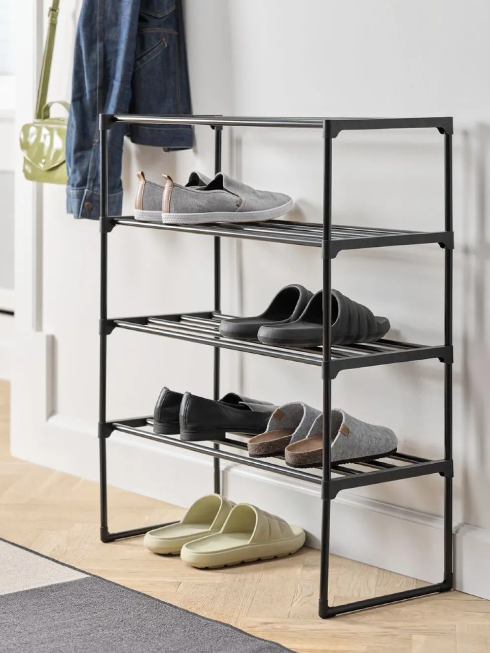 BORNHOLMRange chaussures BORNHOLM 4 tablettes noir