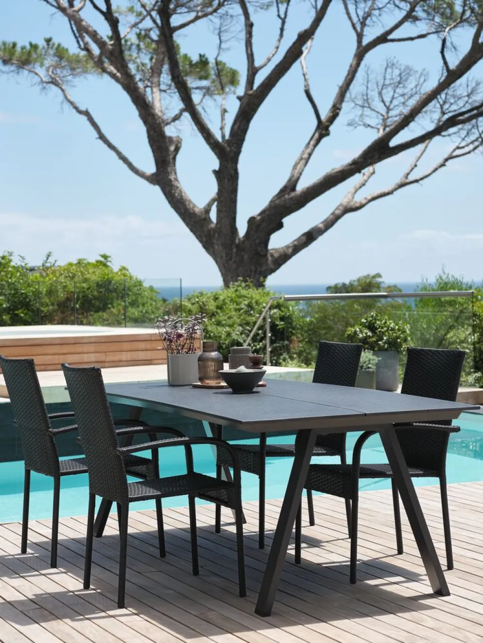 FAUSING + GUDHJEMFAUSING L220 table + 4 GUDHJEM chaises noir