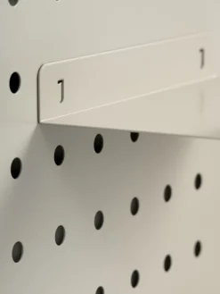 FUNDERPanneau perforé FUNDER 52x42 a/accessoires beige