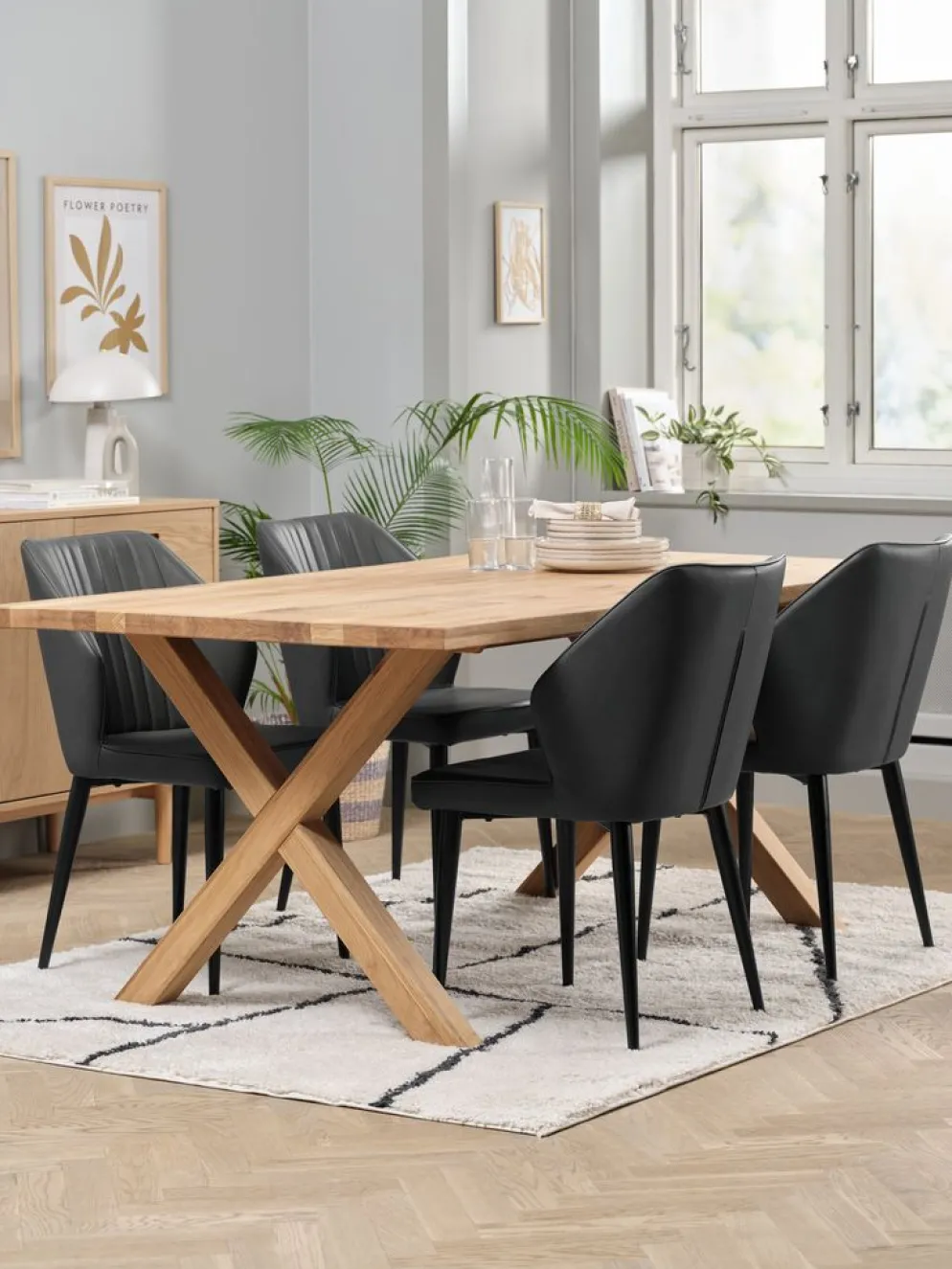 GRIBSKOV + LUNDERSKOVGRIBSKOV L180 table chêne + 4 LUNDERSKOV chaises anthracite