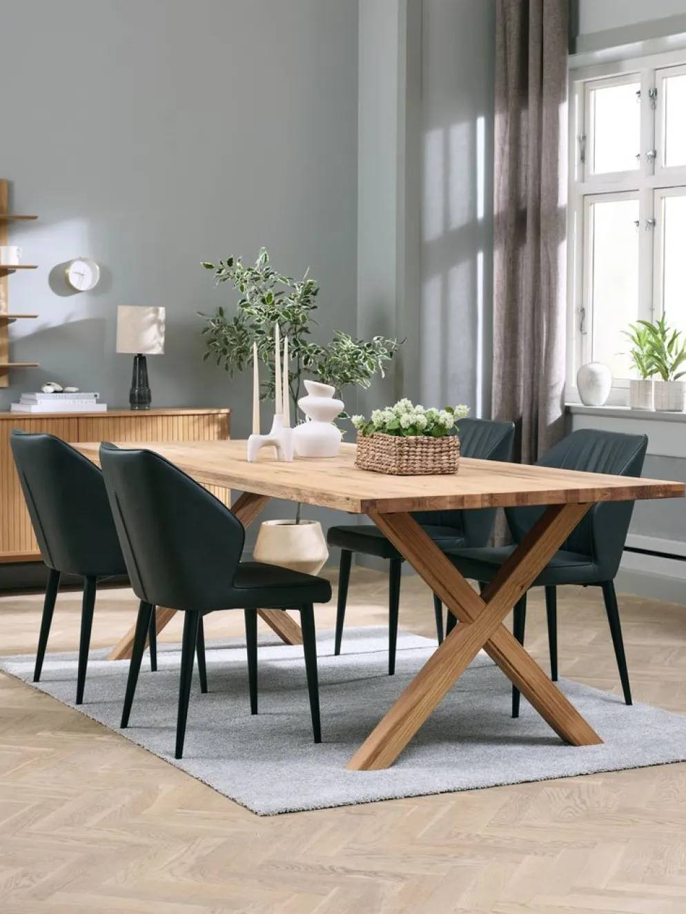 GRIBSKOV + LUNDERSKOVGRIBSKOV L230 table chêne + 4 LUNDERSKOV chaises anthracite