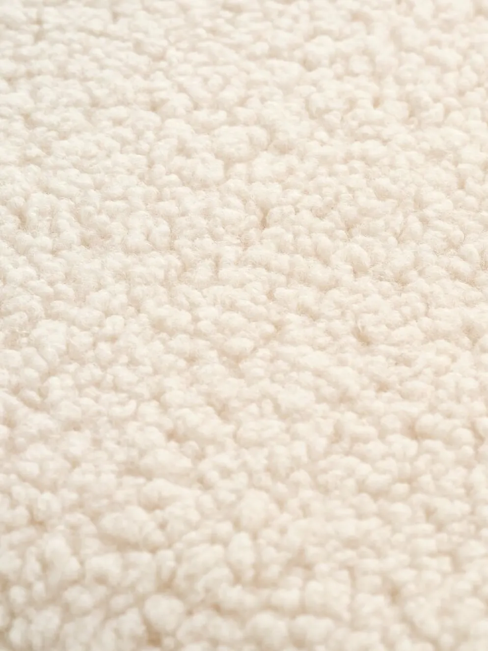 HUNDESTEDRepose-pieds HUNDESTED tissu teddy blanc cassé/coloris chêne