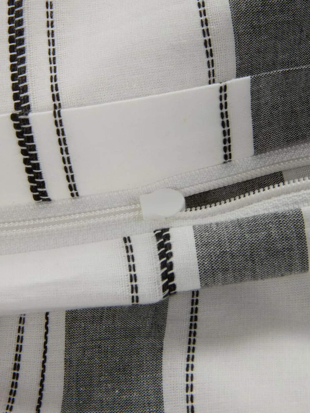 IDAGoldParure de lit IDA Fil teint 240x220 blanc/noir