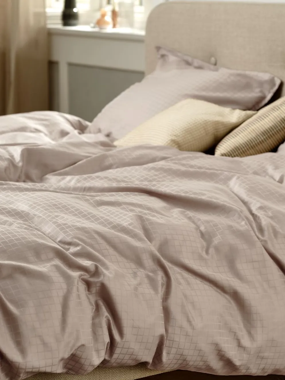 INGEBORGGoldParure de lit Satin INGEBORG 240x220 sable