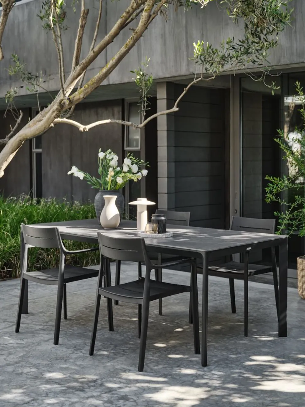 INGSTRUPChaise empilable INGSTRUP noir