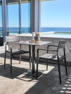 KAPPRUET + INGSTRUPKAPPRUET L65 table + 2 INGSTRUP chaises noir