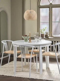 KIRKEBY + GUDERUPKIRKEBY Ø110 table blanc + JYDERUP chaises blanc/naturel