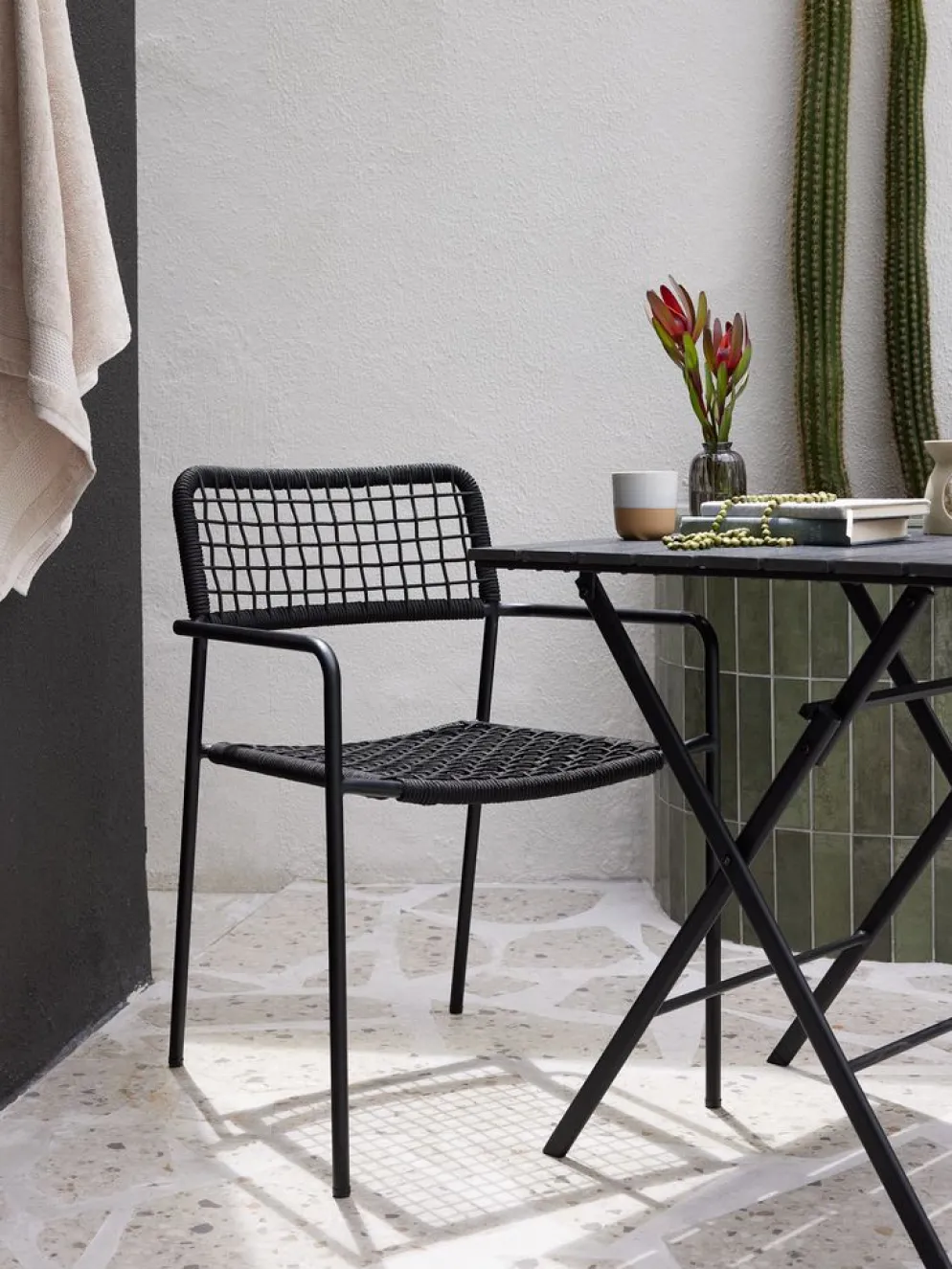 LABINGChaise empilable LABING noir