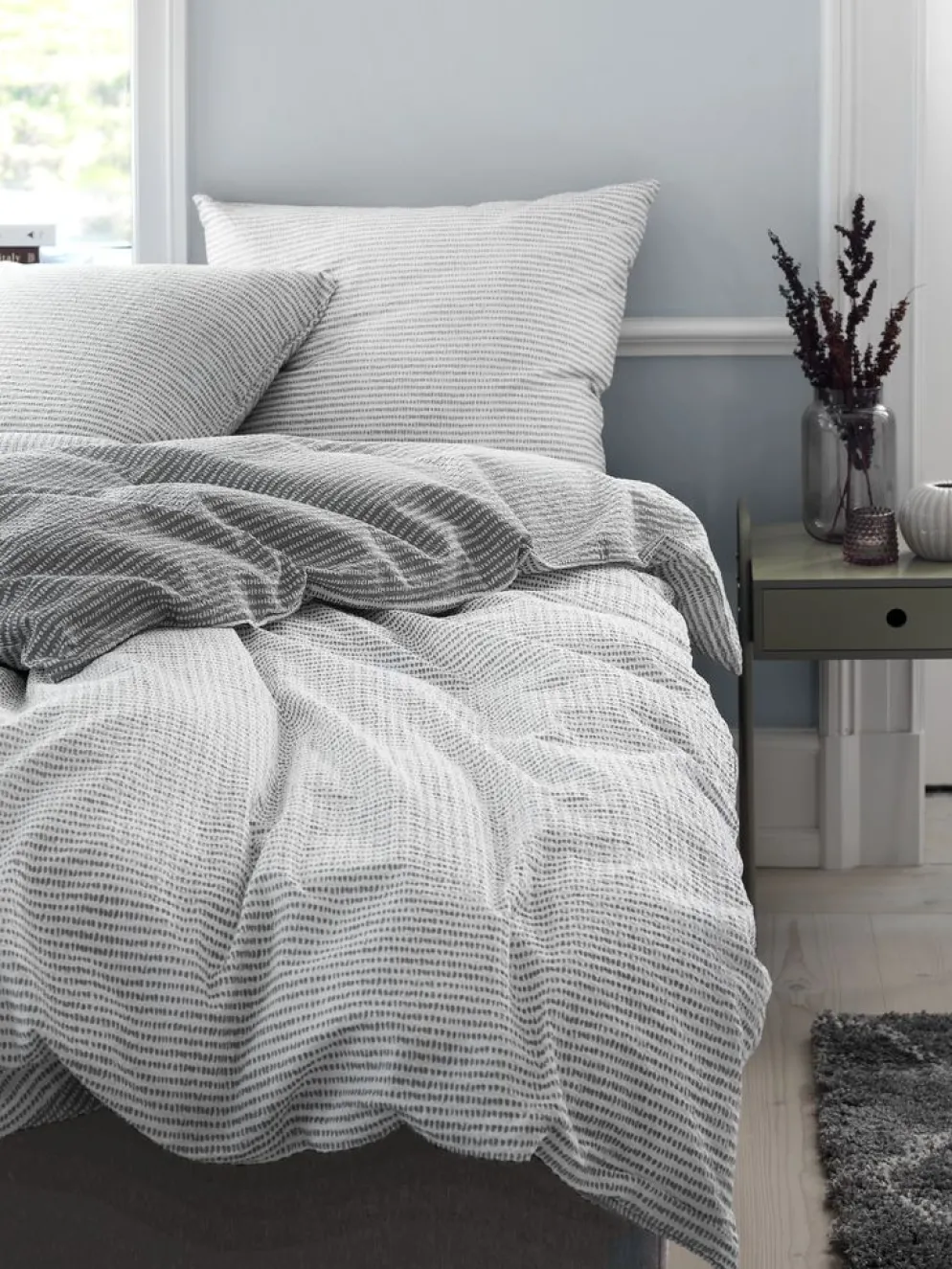 LOLAPlusParure de lit Seersucker LOLA 240x220 gris/blanc