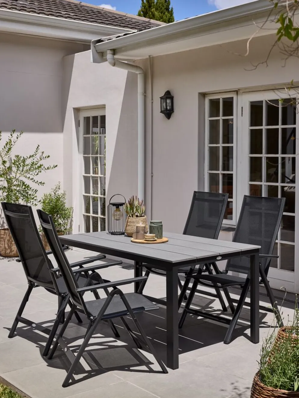 MARIELYSTTable de jardin MARIELYST l90xL150 gris
