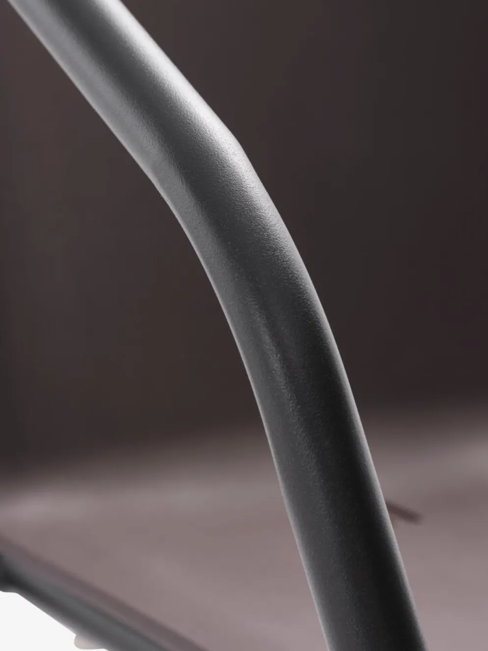 MODUMChaise empilable MODUM aubergine
