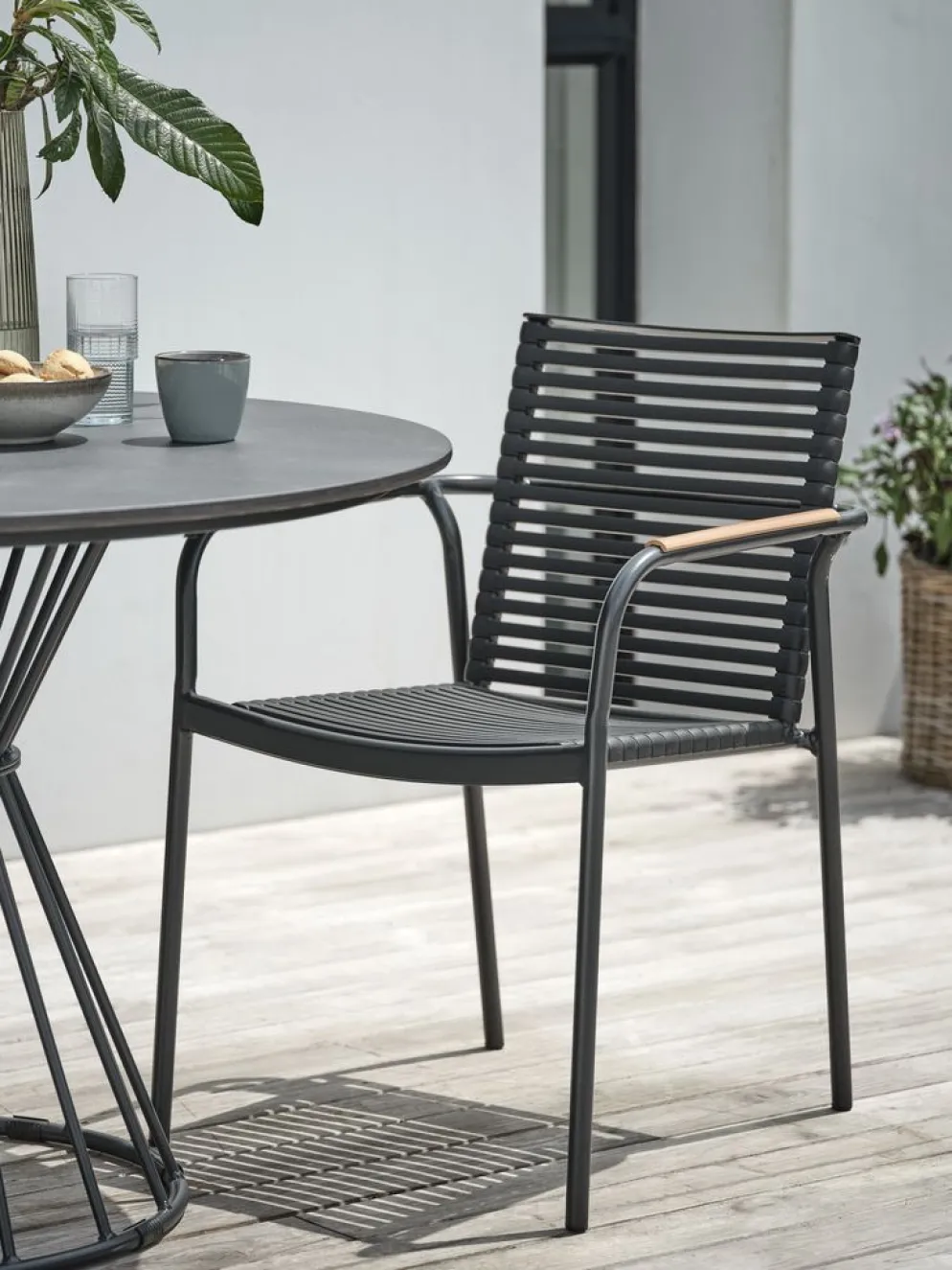 NABEChaise empilable NABE noir