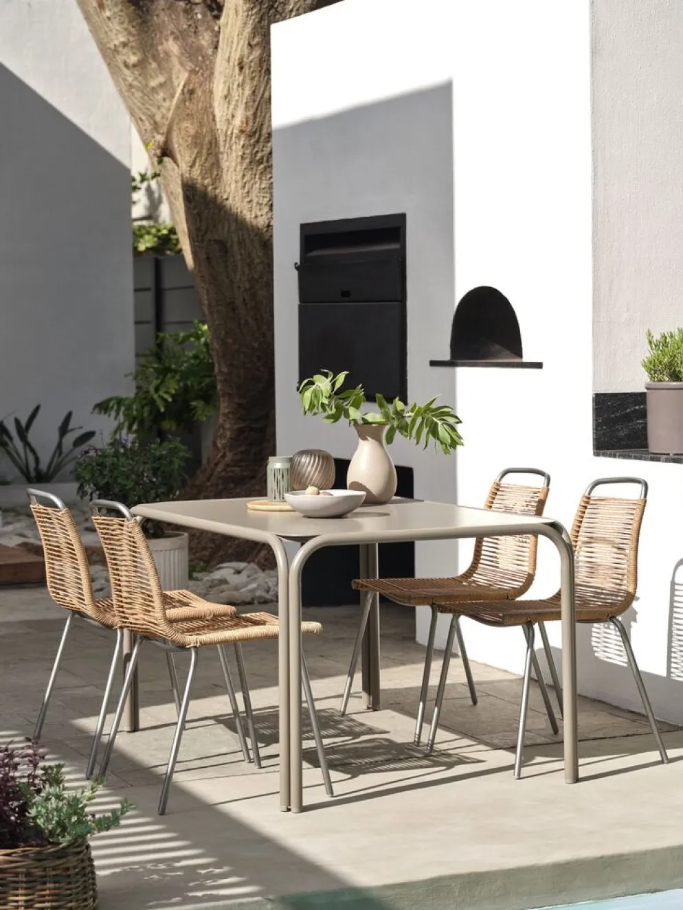 RAUMA + MIDDAGSBERGETRAUMA L140 table sable + 4 MIDDAGSBERGET chaises naturel