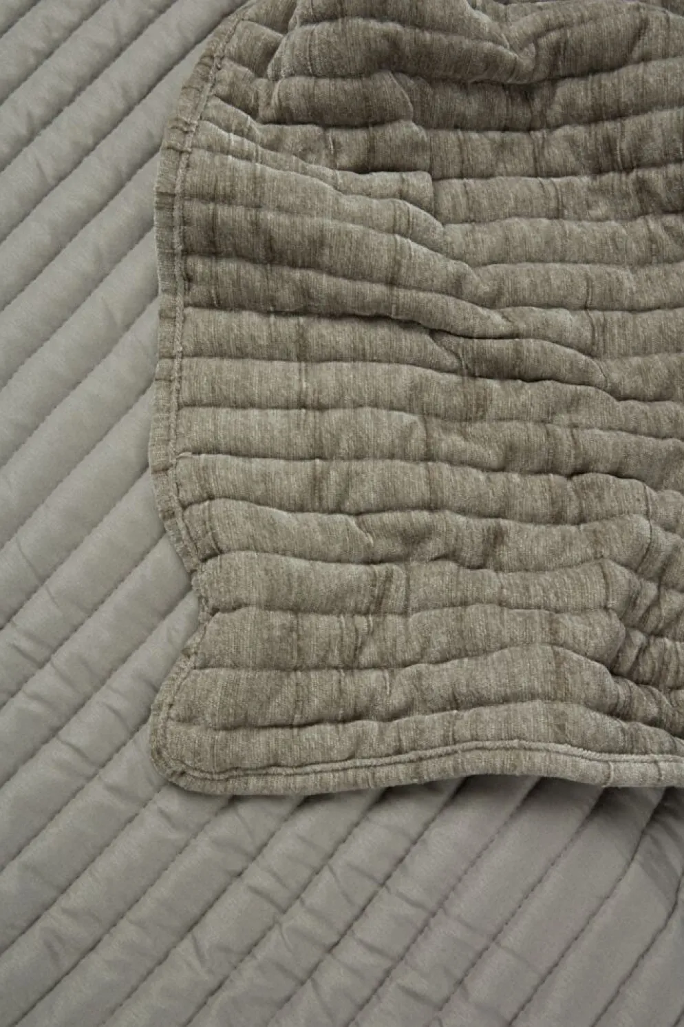RUNDSKOLMCouvre-lit RUNDSKOLM 220x240 gris