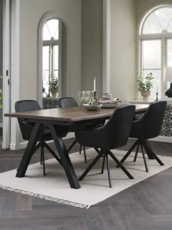 SANDBY + ROSTRUPSANDBY L210 table chêne foncé + 4 ROSTRUP chaises noir