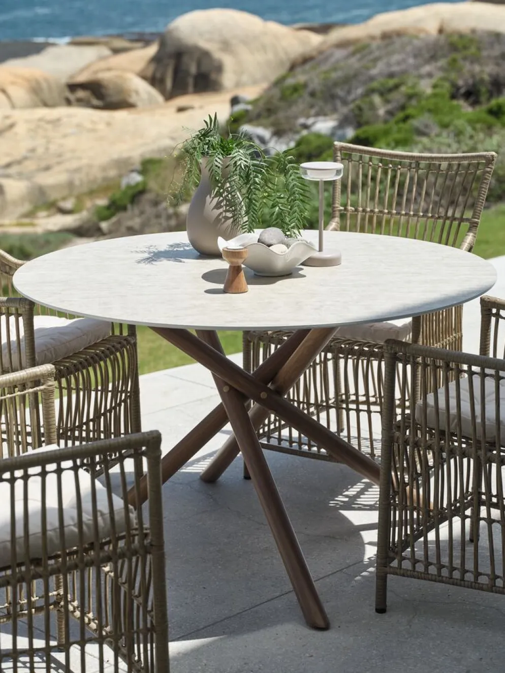 SANDVIGTable de jardin SANDVIG Ø120 beige