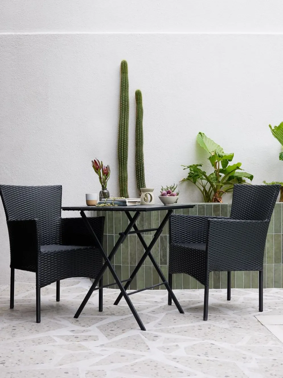 SANDVIKA + AIDTSANDVIKA L65 table + 2 AIDT chaises noir