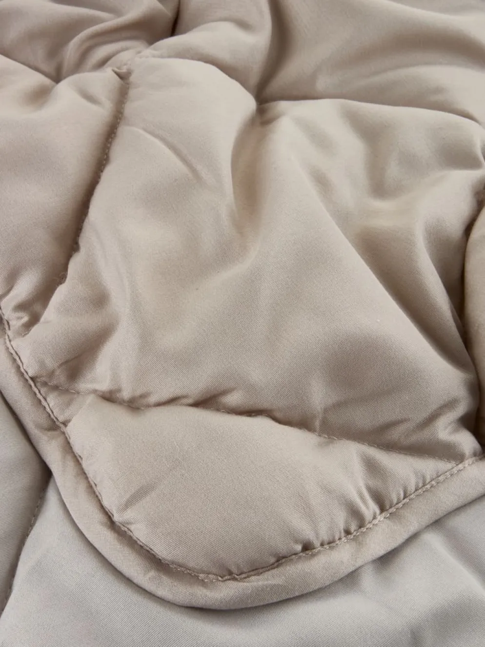 STETINDENBasicCouette synthétique 240x220 STETINDEN légère