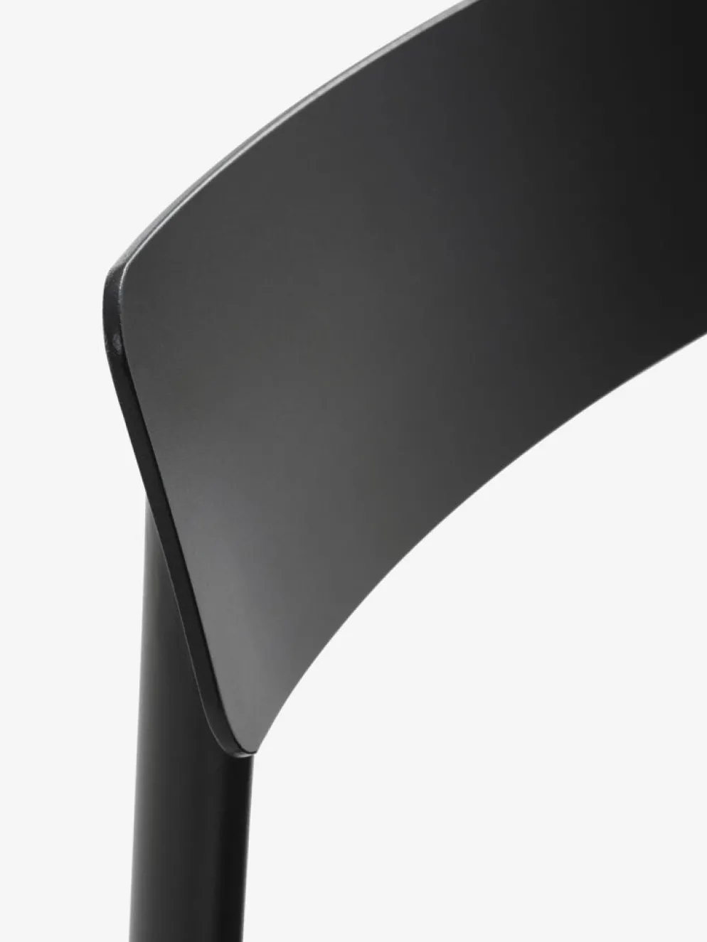 VRAADAL + HAGLEBUVRAADAL L62 table eucalyptus + 2 HAGLEBU chaises noir